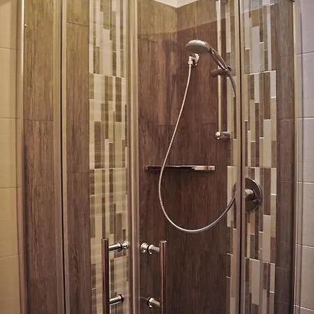 La Voce Della Luna Alojamento de Acomodação e Pequeno-almoço 3*